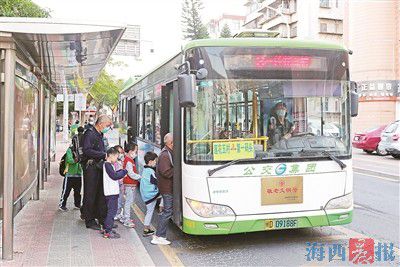 廈門公交車型不斷變化、線路不斷增加 公交更加智能化(圖2)